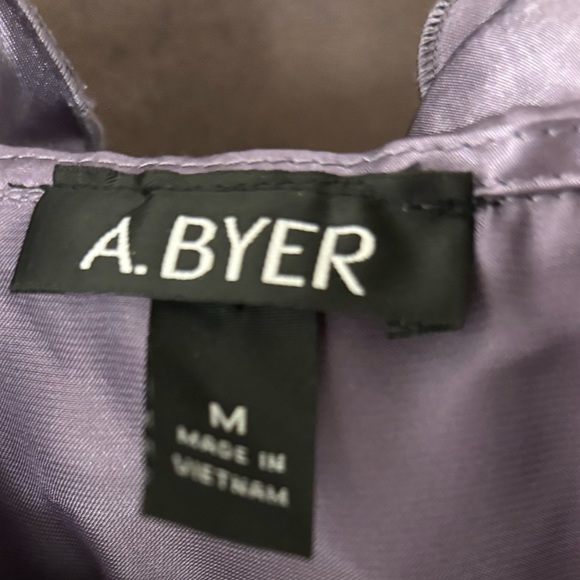 Lavender Amy Byer Top with Ruffled neckline detailing Size M - Picture 4 of 5